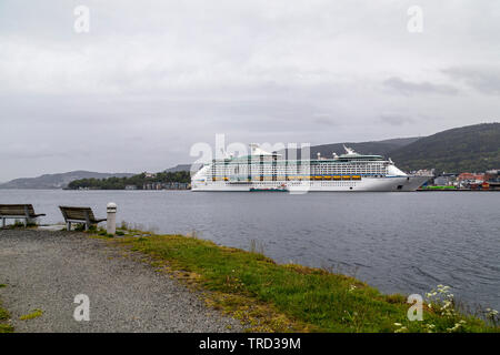seas explorer terminal cruise ship alamy caribbean sydney