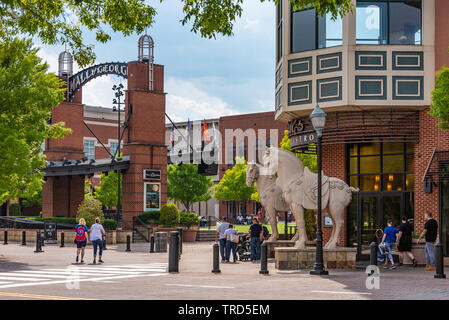 Apple retail store, Mall of Georgia, Beuford, Georgia, USA Stock Photo -  Alamy