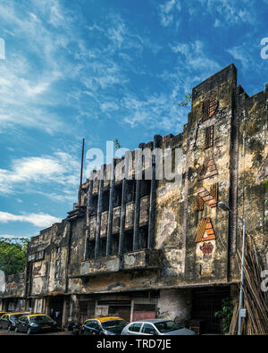 08 jun 2017 heritage architecture-Art Deco The remains of Bombay’s Diana Talkies Tardeo or Tardeo Road MUMBAI MAHARASHTRA INDIA Stock Photo