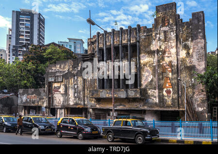 06 Jun 2017 Art Deco The remains of Bombay’s Diana Talkies Tardeo or Tardeo Road MUMBAI MAHARASHTRA INDIA Stock Photo