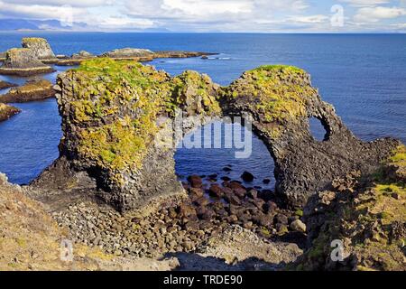 Gatklettur arch rock, Iceland, Vesturland, Snaefellsnes, Arnastapi Stock Photo