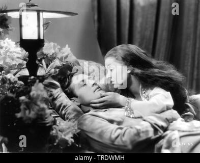 Charles Starrett Myrna Loy THE MASK OF FU MANCHU 1932 director Charles Brabin story Sax Rohmer costumes Adrian Metro Goldwyn Mayer Stock Photo