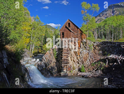 Crystall Mill, Old Mill at the Crystal River in autumn, USA, Colorado, Crystal River Stock Photo