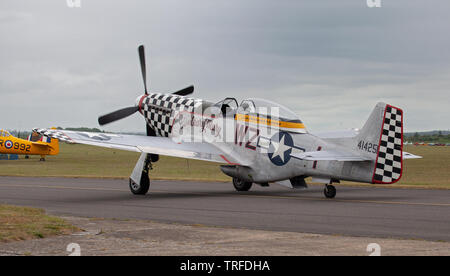 North American TF-51D Mustang WZ-1 taxiing at Duxford Aerodrome Stock Photo