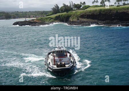 Tugboats work the ports of Hawaii Stock Photo