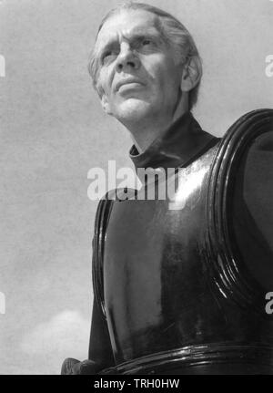 Raymond Massey as John Cabal THINGS TO COME 1936 director William Cameron Menzies novel / screenplay H.G. Wells music Arthur Bliss producer Alexander Korda London Film Productions / United Artists Stock Photo