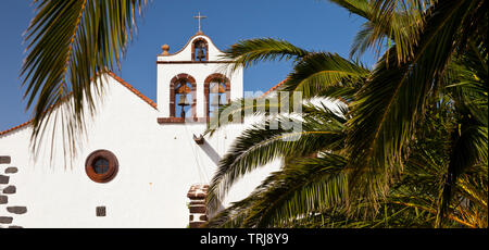 Iglesia de la Luz. Centro Histórico. Campanas de ingenio azucarero de Cuba. Pueblo Santo Domingo de Garafía. Isla La Palma. Pronvincia Santa Cruz. Isl Stock Photo