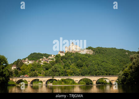 Château de Castelnaud-la-Chapelle from the Dordogne River, France Stock Photo