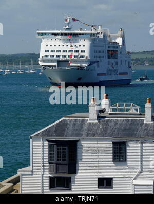 AJAXNETPHOTO. 3RD JUNE, 2019. PORTSMOUTH, ENGLAND. - BRITTANY FERRIES CROSS CHANNEL FERRY MONT ST.MICHEL, HER DECKS LINED WITH 1944 D-DAY VETERANS, OUTWARD BOUND TO NORMANDY AHEAD OF THE VETERAN EX COASTAL FORCES LITTLE SHIP FLOTILLA.PHOTO:JONATHAN EASTLAND/AJAX REF:GX8 190306 330 Stock Photo