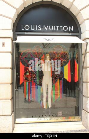 Verona Italy February 2022 Louis Vuitton Store Located Historic Building –  Stock Editorial Photo © stocco.claudio.libero.it #557682340