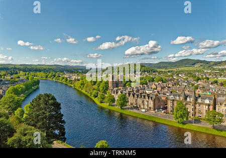 INVERNESS CITY SCOTLAND CENTRAL CITY THE RIVER NESS LOOKING TOWARDS BISHOPS ROAD ST ANDREWS CATHEDRAL NESS WALK AND WHITE PEDESTRIAN INFIRMARY BRIDGE Stock Photo