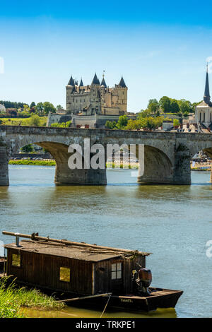 The Cessart bridge and Chateau de Saumur on river Loire, Maine et Loire, Pays de la Loire, France Stock Photo