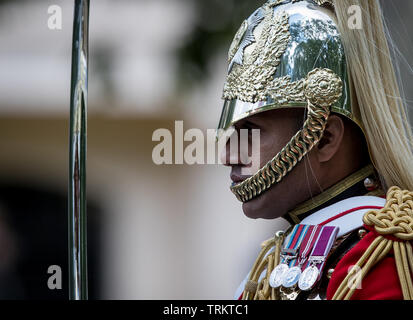 London, UK. 08th June, 2019. Guardsman during THE QUEEN'S 93rd birthday which is officially celebrated with a ceremony known as Trooping the Colour at The Mall, Buckingham Palace, London, England on 8 June 2019. Photo by Andy Rowland. Credit: PRiME Media Images/Alamy Live News Stock Photo