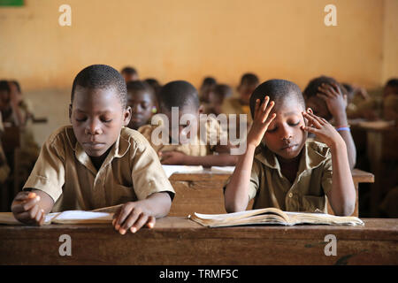 Lecture. Lomé. Togo. Afrique de l'Ouest. Stock Photo