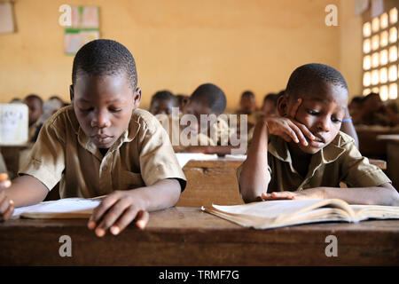 Lecture. Lomé. Togo. Afrique de l'Ouest. Stock Photo