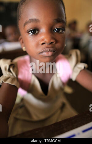 Ecolière. Lomé. Togo. Afrique de l'Ouest. Stock Photo