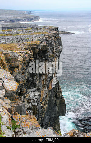 Breathtaking view  of the ocean from dun aengus, Dun Aonghasa, the  prehistoric  fort on the highest point of Inishmore, one of the Aran islands in Ir Stock Photo