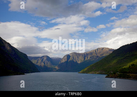 P&O cruise ship sailing out from Flaam in the Aurlandsfjord, Norway Stock Photo