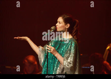 Edinburgh, Scotland. 11 June. 2019. Sophie Ellis Bextor performs on stage at Usher Hall in Edinburgh. Pako Mera/Alamy Live News Stock Photo