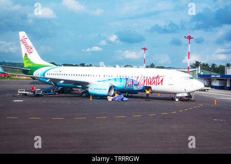 An Air Vanuatu Boeing 737-8SH at Bauerfield International airport at Port Vila, Efate Island, Vanuatu, Melanesia Stock Photo