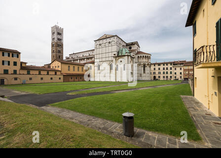 Lucca Cathedral, medieval gothic chuch and bell tower, 13th - 14th centuryLucca, Tuscany, Italy, external rear view, choir and apse Stock Photo