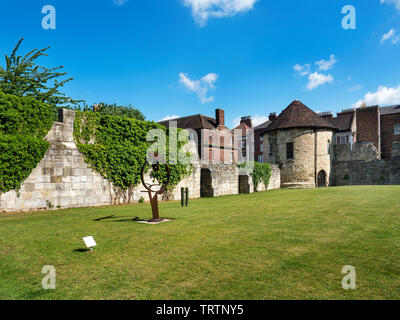 Artists Garden within the original St Marys Abbey walls behind York Art Gallery City of York Yorkshire England Stock Photo