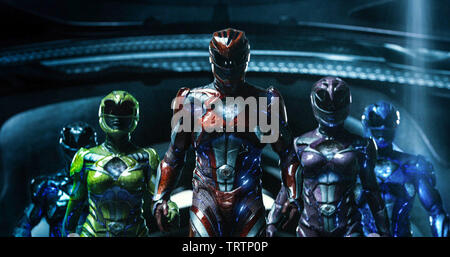 RJ CYLER , BECKY GOMEZ , NAOMI SCOTT , LUDI LIN and DACRE MONTGOMERY in POWER RANGERS (2017). Copyright: Editorial use only. No merchandising or book covers. This is a publicly distributed handout. Access rights only, no license of copyright provided. Only to be reproduced in conjunction with promotion of this film. Credit: LIONSGATE/SABAN BRANDS/SABAN ENT/WALT DISNEY STUDIOS / Album Stock Photo