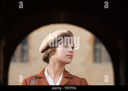 ALICIA VIKANDER in TESTAMENT OF YOUTH (2014). Copyright: Editorial use only. No merchandising or book covers. This is a publicly distributed handout. Access rights only, no license of copyright provided. Only to be reproduced in conjunction with promotion of this film. Credit: BBC FILMS / Album Stock Photo