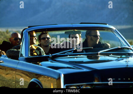 KURT RUSSELL , DAVID ARQUETTE , KEVIN COSTNER , CHRISTIAN SLATER and BOKEEM WOODBINE in 3000 MILES TO GRACELAND (2001). Copyright: Editorial use only. No merchandising or book covers. This is a publicly distributed handout. Access rights only, no license of copyright provided. Only to be reproduced in conjunction with promotion of this film. Credit: 3000MILES PROD/LIGHTONE ENT/FRANCHISE/MORGAN CREEK/WARNER / Album Stock Photo