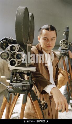 LEONARDO DICAPRIO in THE AVIATOR (2004). Copyright: Editorial use only. No merchandising or book covers. This is a publicly distributed handout. Access rights only, no license of copyright provided. Only to be reproduced in conjunction with promotion of this film. Credit: MIRAMAX FILMS / Album Stock Photo