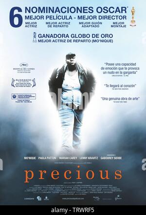 PRECIOUS: BASED ON THE NOVEL PUSH BY SAPPHIRE (2009). Copyright: Editorial use only. No merchandising or book covers. This is a publicly distributed handout. Access rights only, no license of copyright provided. Only to be reproduced in conjunction with promotion of this film. Credit: LEE DANIELS ENTERTAINMENT / Album Stock Photo