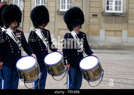 Royal Life Guards in front of Amalienborg Palace, Copenhagen, Denmark, Europe | usage worldwide Stock Photo