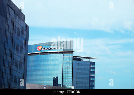 Glaxo Smith Kline GSK headquarters exterior view of building viewed from the motorway in West London UK  England Great Britain Europe EU  KATHY DEWITT Stock Photo