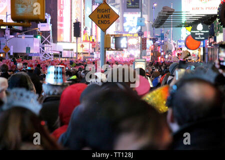 New York City's streets are packed on New Years Eve 2015 Stock Photo