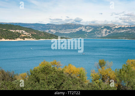 Landscape of St Croix Lake in the in south-eastern France. Provence-Alpes-Cote d'Azur. Stock Photo
