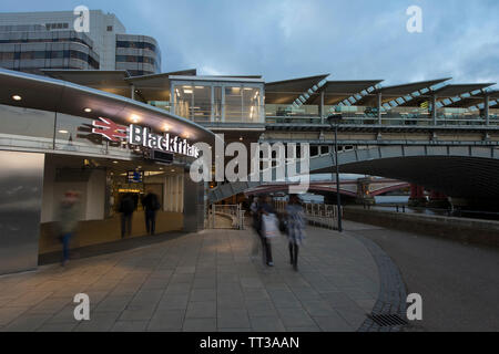 Entrance to London Blackfriars railway station showing the innovative solar bridge, City of London, England. Stock Photo
