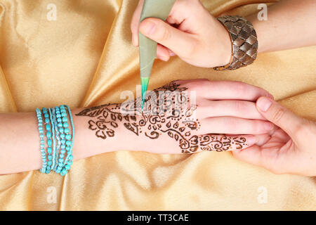 Color Background png download - 2382*2382 - Free Transparent Mehndi png  Download. - CleanPNG / KissPNG