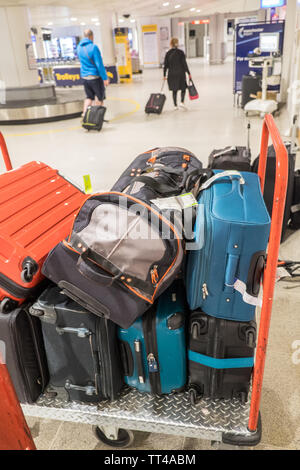 manchester airport missing baggage