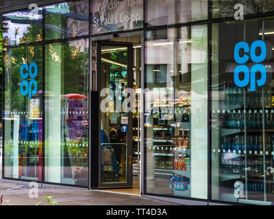 London Co-Op Store - Central London Co-op Convenience Store near St Pauls London Stock Photo