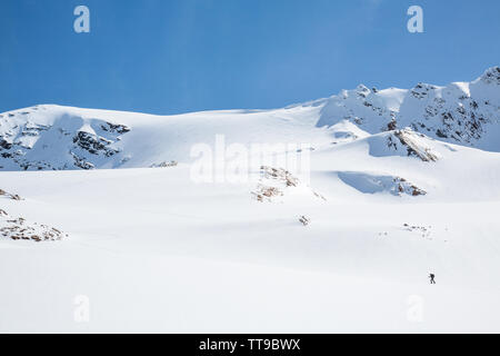 The Seven Steps of Paradise, starting from Young's Peak (upper left) is one of the 50 Classic Ski Descents of North America. Located in Glacier Nation Stock Photo