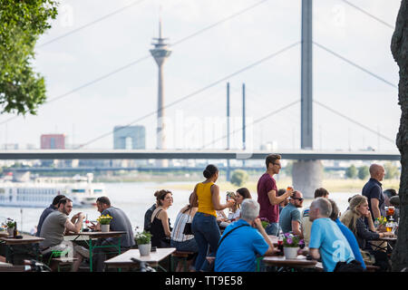 Summer in Düsseldorf, Germany. Beer garden: Rheinblick 33 Stock Photo