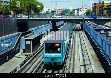 SANTIAGO, CHILE - OCTOBER 2015: Metro de Santiago train going to Los Héroes station of Line 2 Stock Photo