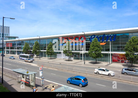 Tesco Extra supermarket, Wellington Street, Slough, Berkshire, England, United Kingdom Stock Photo