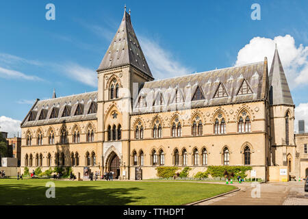 The Victorian facade of the Oxford University Museum of Natural History, founded in 1860. It adjoins the Pitt Rivers Museum of ethnography Stock Photo