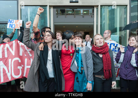 Willesden Magistrates' Court, London, UK. 25th January, 2016. The 13 Heathrow Airport activists together with supporters emerge from Willesden Magistr Stock Photo