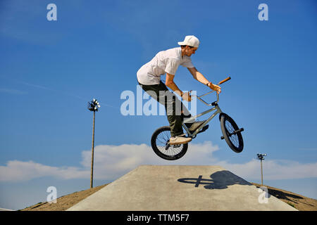 Freestyle bmx blur hi-res stock photography and images - Alamy