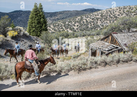 USA, Nevada, Wells, guests can participate in Horse-Back Riding Excursions during their stay at Mustang Monument, A sustainable luxury eco friendly re Stock Photo