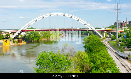 Korean Veterans Blvd suspension bridge over the Cumberland River Nashville Tennessee USA. Stock Photo