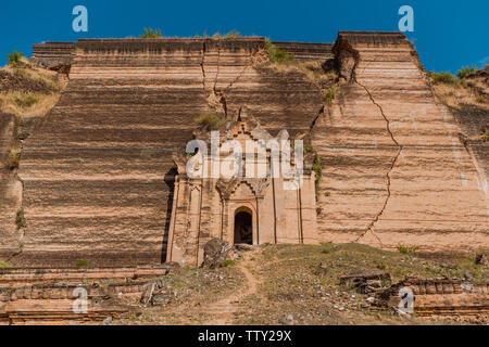 Mingon pagoda, ancient city of Mingon, Myanmar Stock Photo