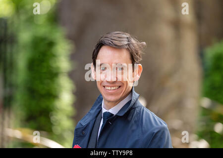 London, UK. 18th June, 2019. Rory Stewart arrives at a Cabinet meeting at 10 Downing Street, London Credit: Ian Davidson/Alamy Live News Stock Photo